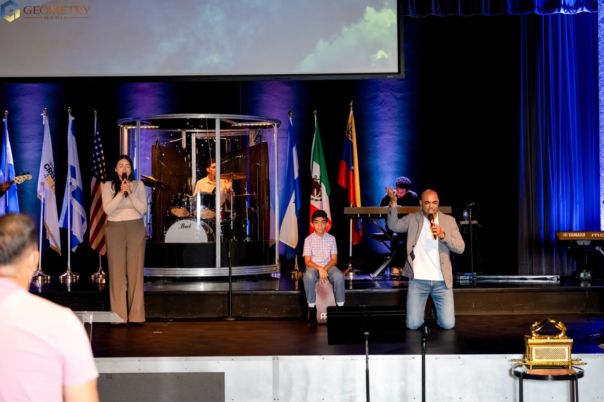 Worship and music during an international church gathering