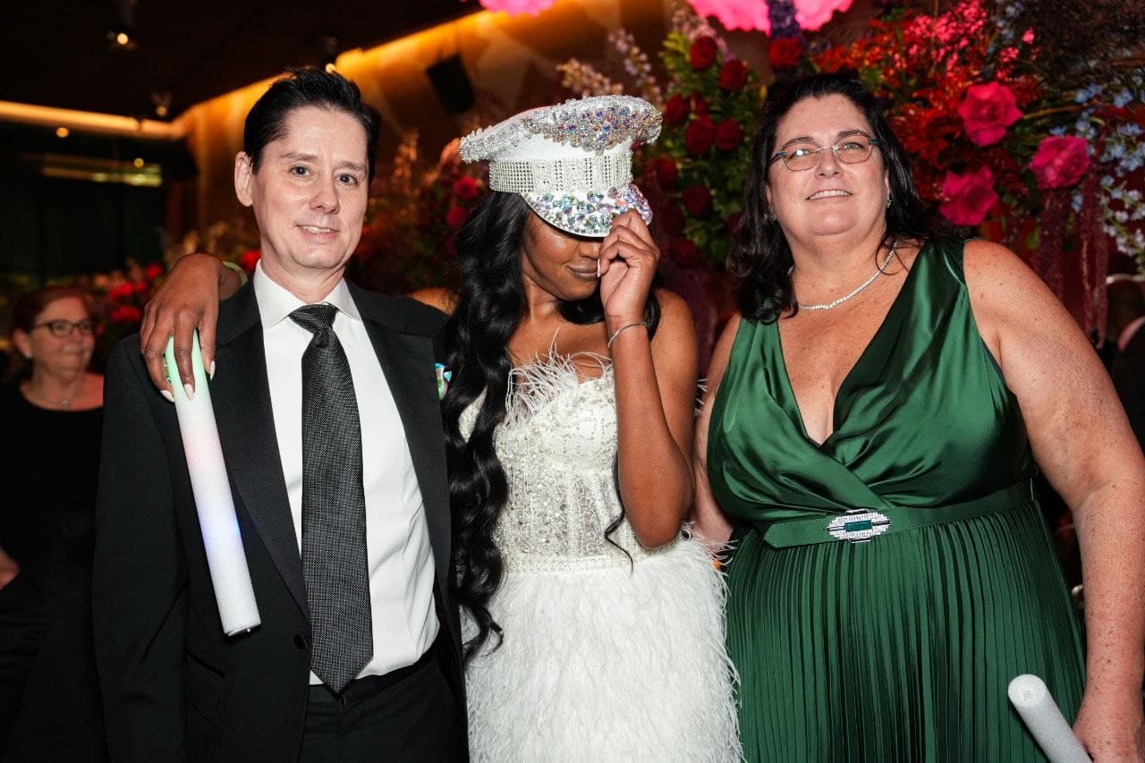 Guests at elegant Dallas wedding reception